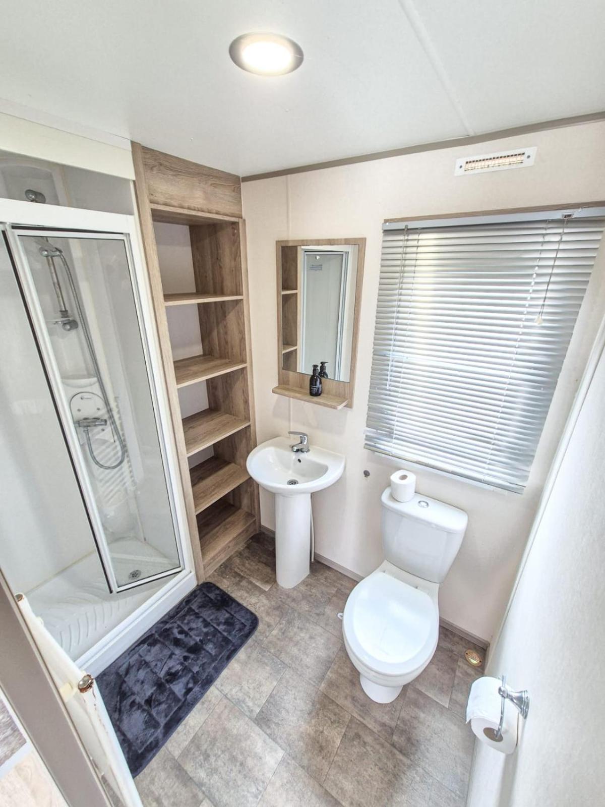 Whitstable - 2 Bedroom Sleeps 6 Seasalter ภายนอก รูปภาพ