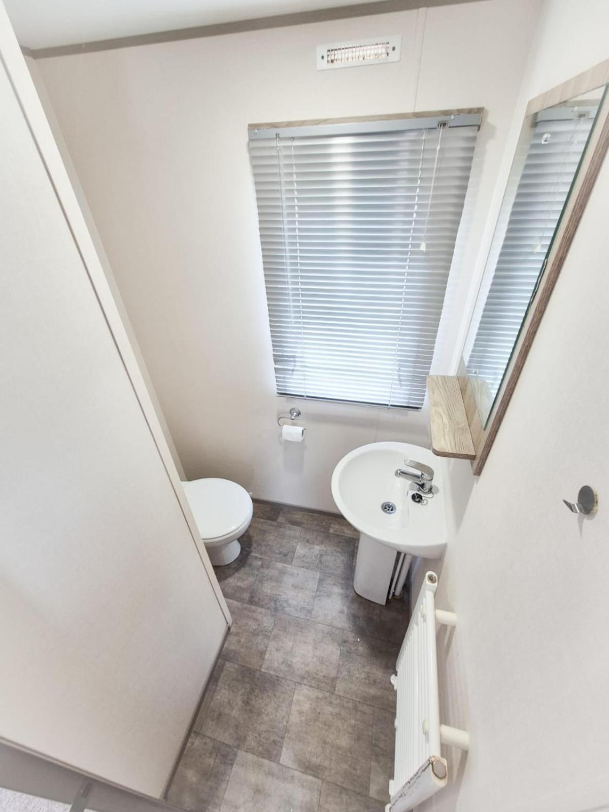 Whitstable - 2 Bedroom Sleeps 6 Seasalter ภายนอก รูปภาพ